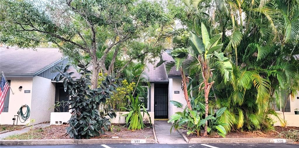 最近售出: $226,900 (2 贝兹, 1 浴室, 916 平方英尺)