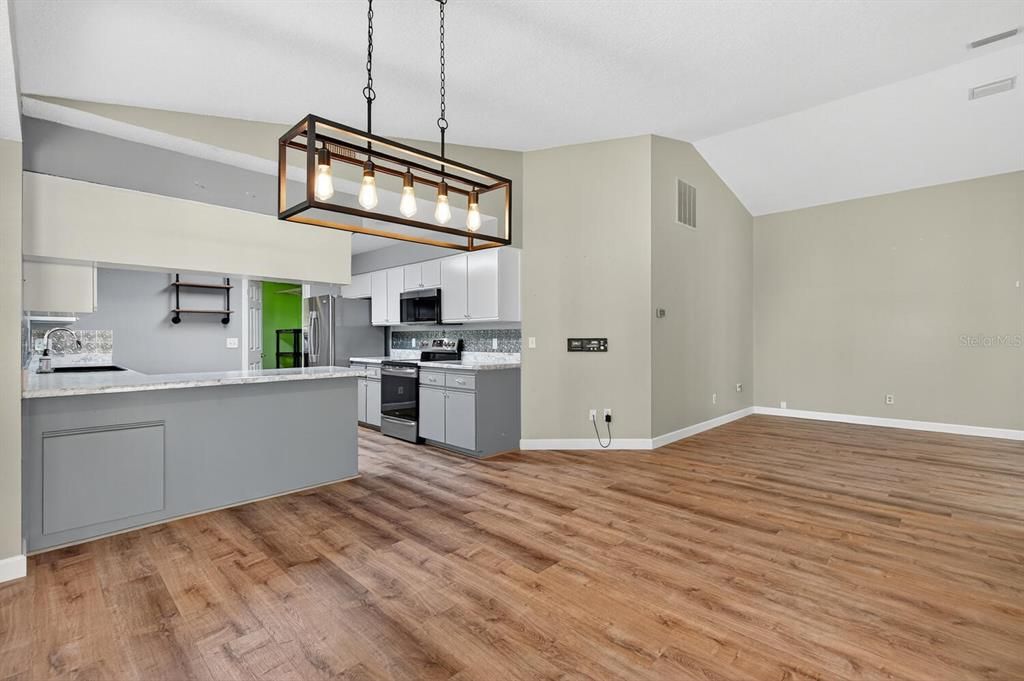 En Venta: $314,900 (3 camas, 2 baños, 1962 Pies cuadrados)