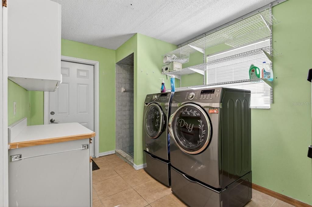 En Venta: $314,900 (3 camas, 2 baños, 1962 Pies cuadrados)