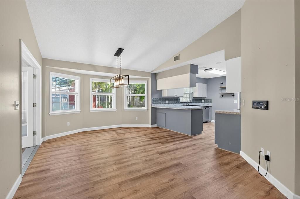 En Venta: $314,900 (3 camas, 2 baños, 1962 Pies cuadrados)