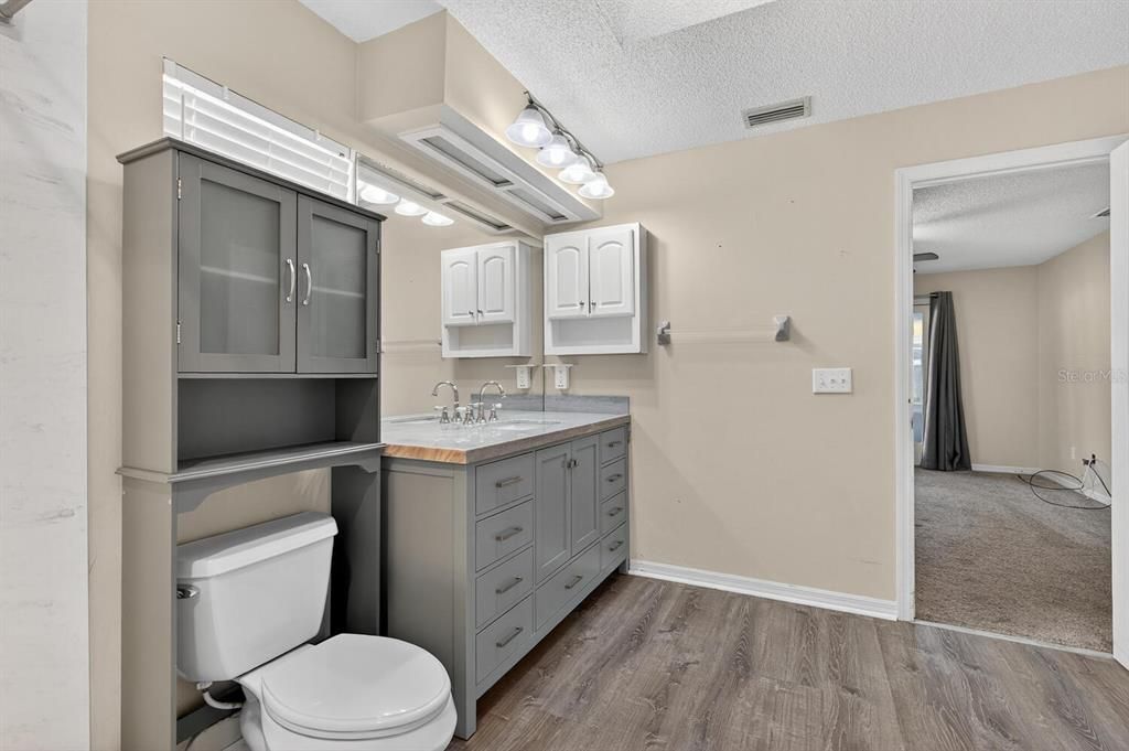 En Venta: $314,900 (3 camas, 2 baños, 1962 Pies cuadrados)