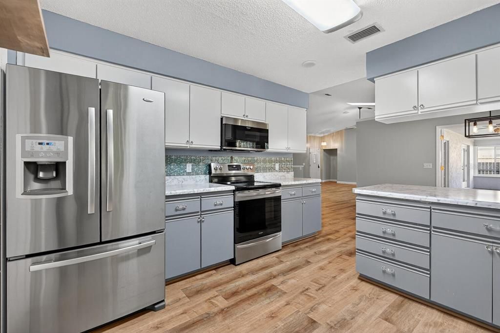 En Venta: $314,900 (3 camas, 2 baños, 1962 Pies cuadrados)