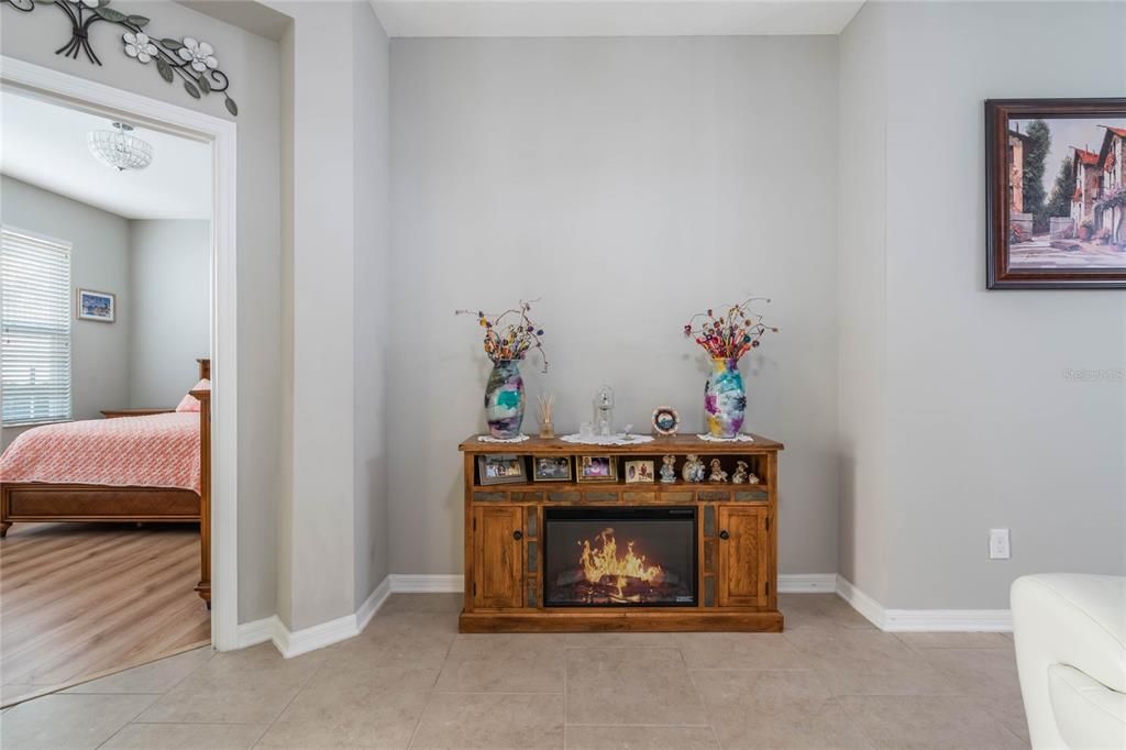 待售: $399,900 (4 贝兹, 2 浴室, 2056 平方英尺)