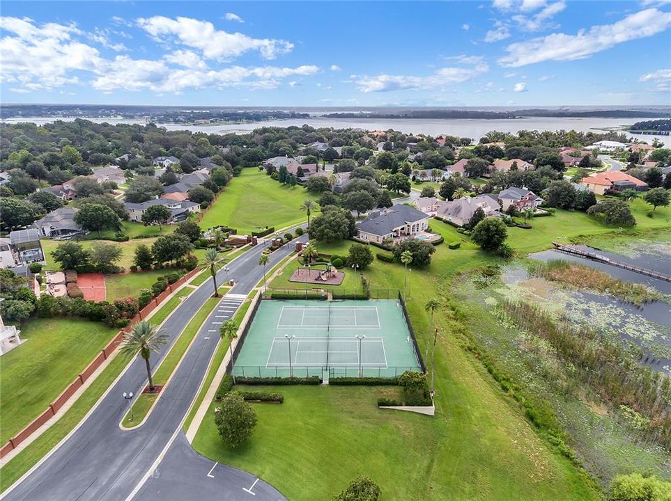 待售: $399,900 (4 贝兹, 2 浴室, 2056 平方英尺)