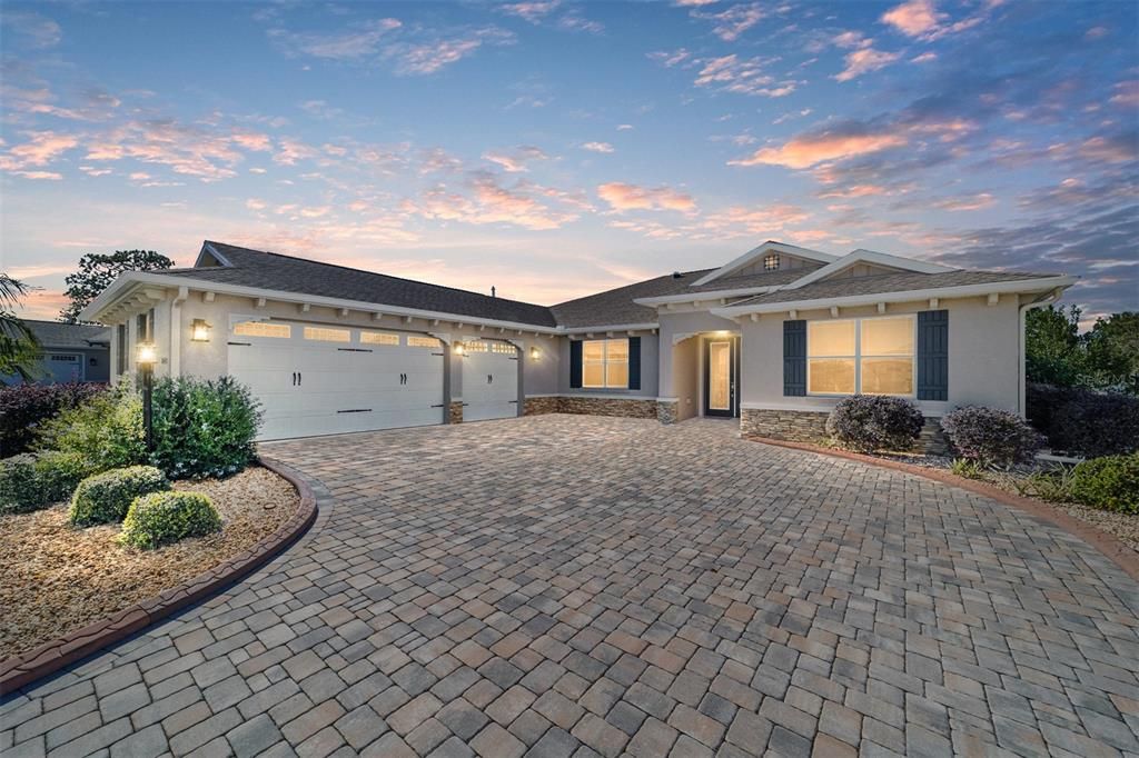 For Sale: $575,000 (3 beds, 2 baths, 2659 Square Feet)