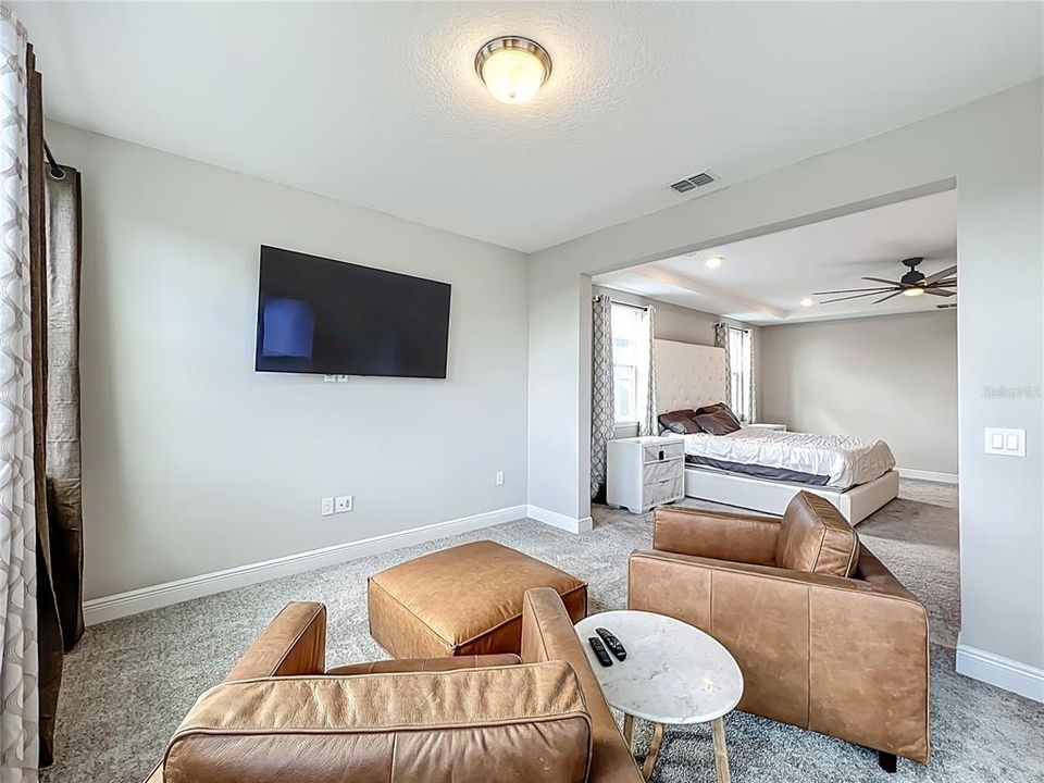 На продажу: $925,000 (5 спален, 4 ванн, 4034 Квадратных фут)