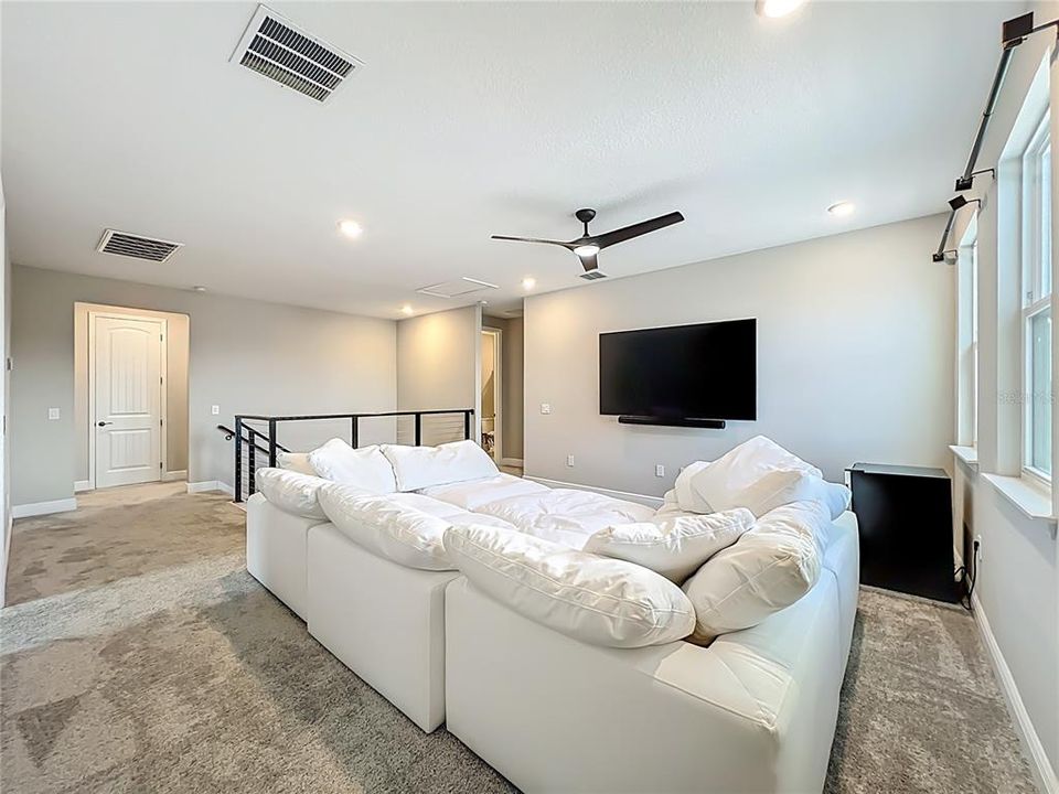 На продажу: $925,000 (5 спален, 4 ванн, 4034 Квадратных фут)