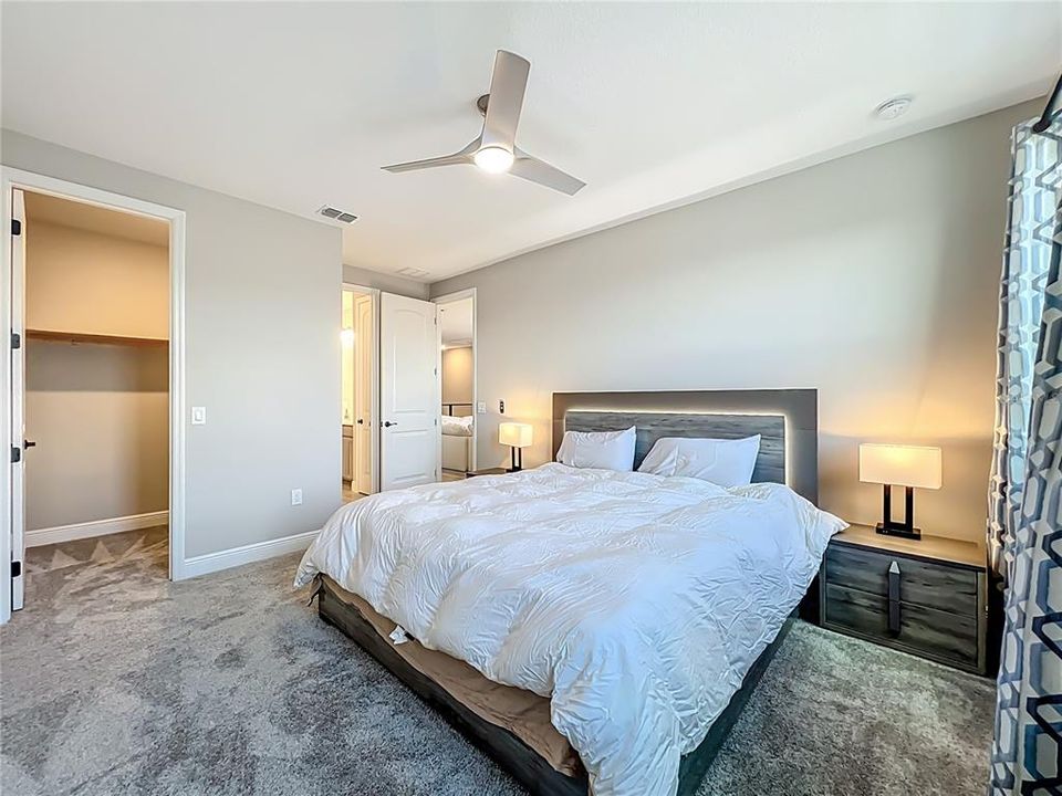 На продажу: $925,000 (5 спален, 4 ванн, 4034 Квадратных фут)