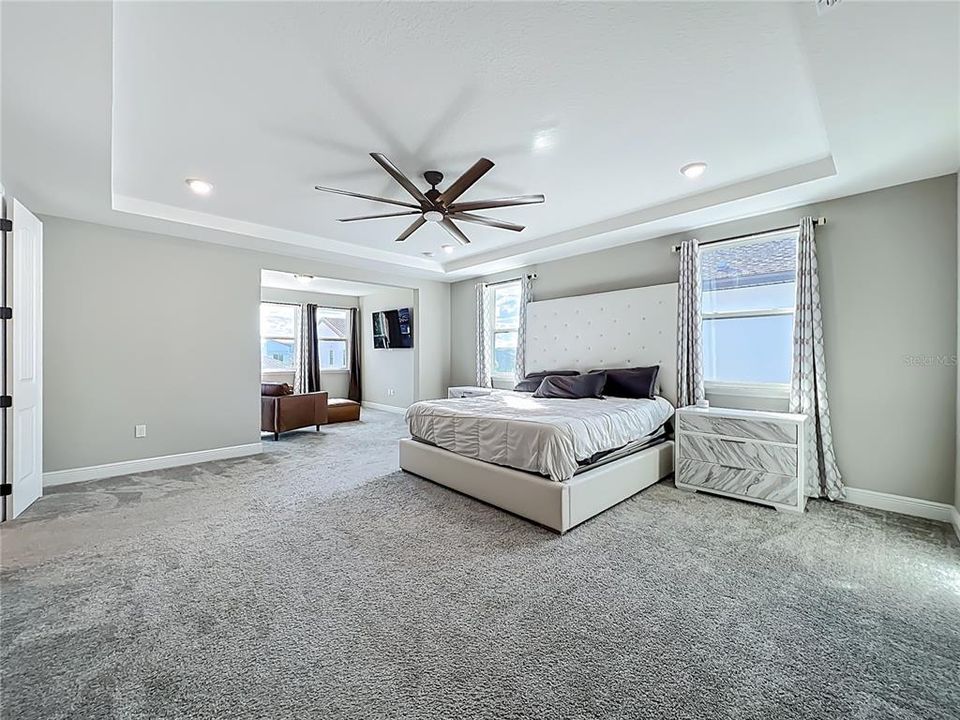 На продажу: $925,000 (5 спален, 4 ванн, 4034 Квадратных фут)