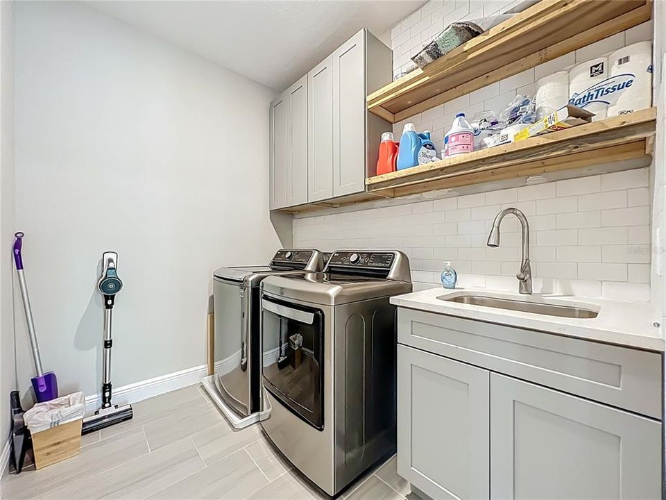 На продажу: $925,000 (5 спален, 4 ванн, 4034 Квадратных фут)