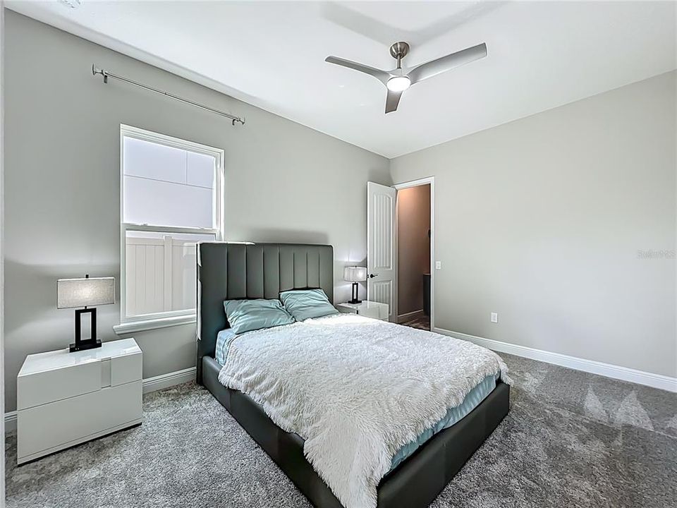 На продажу: $925,000 (5 спален, 4 ванн, 4034 Квадратных фут)