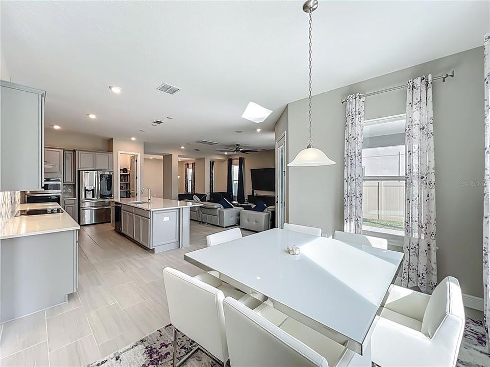 На продажу: $925,000 (5 спален, 4 ванн, 4034 Квадратных фут)