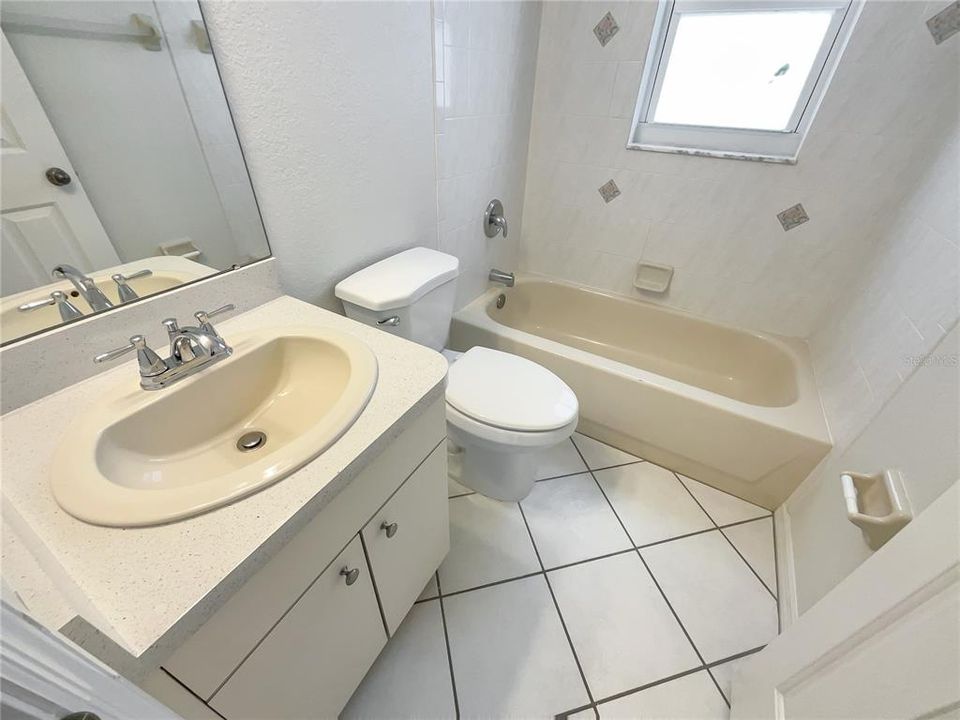 Под контрактом: $257,000 (3 спален, 2 ванн, 1158 Квадратных фут)