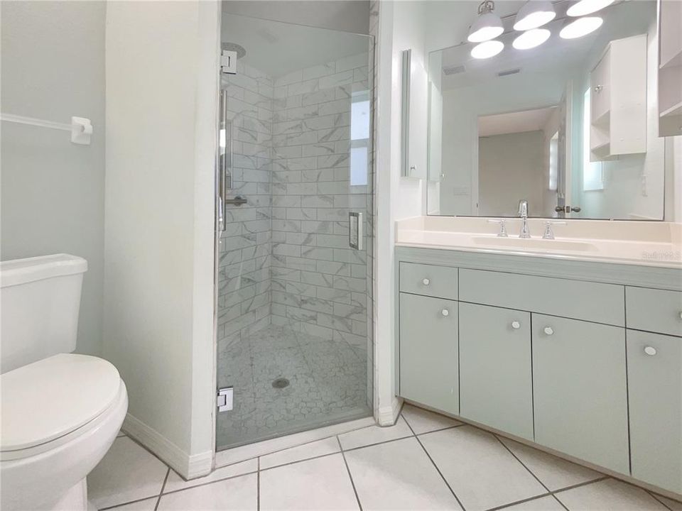 Под контрактом: $257,000 (3 спален, 2 ванн, 1158 Квадратных фут)