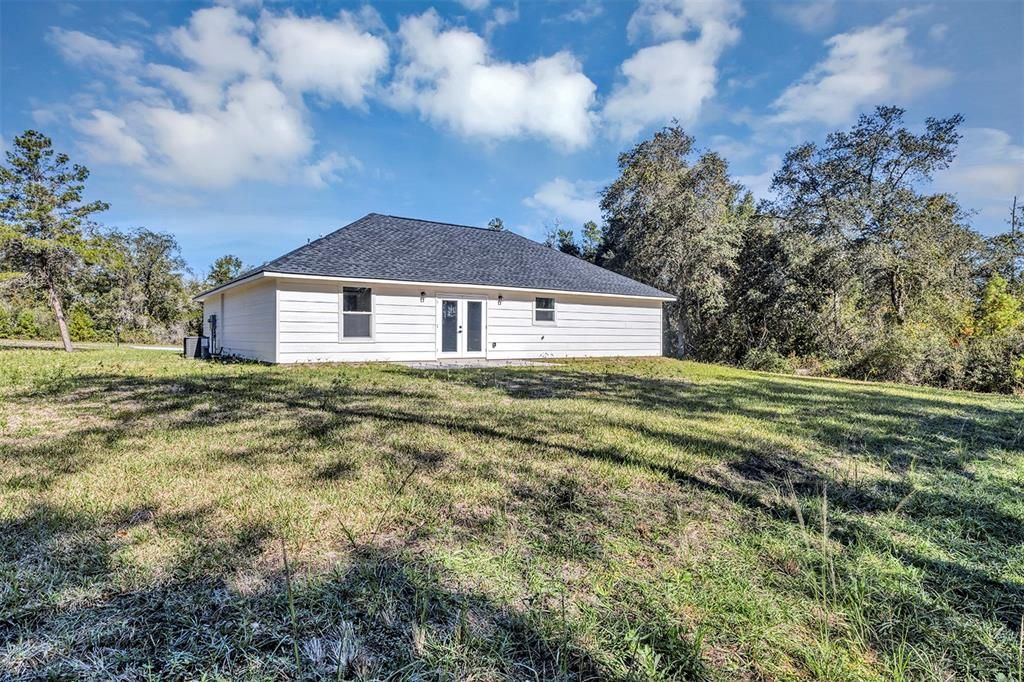 合同活跃: $269,900 (3 贝兹, 2 浴室, 1293 平方英尺)