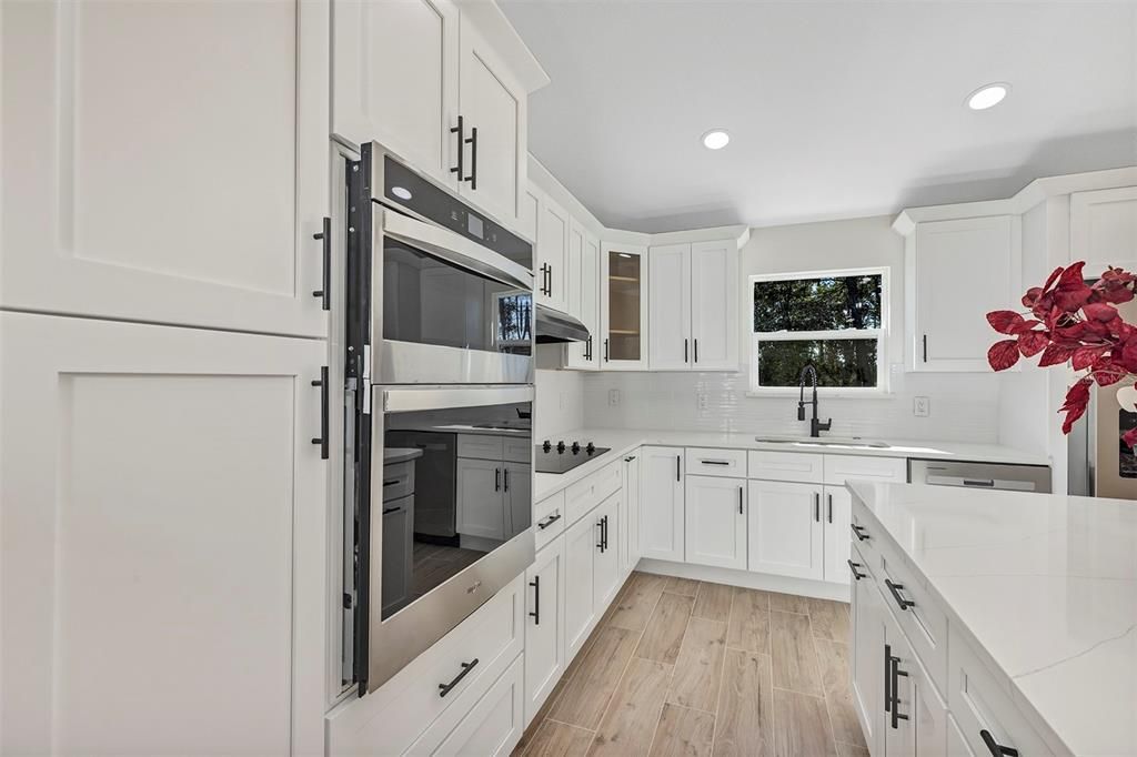 合同活跃: $269,900 (3 贝兹, 2 浴室, 1293 平方英尺)