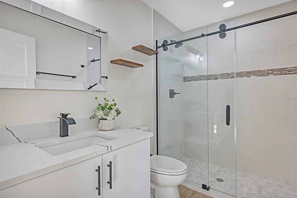 合同活跃: $269,900 (3 贝兹, 2 浴室, 1293 平方英尺)