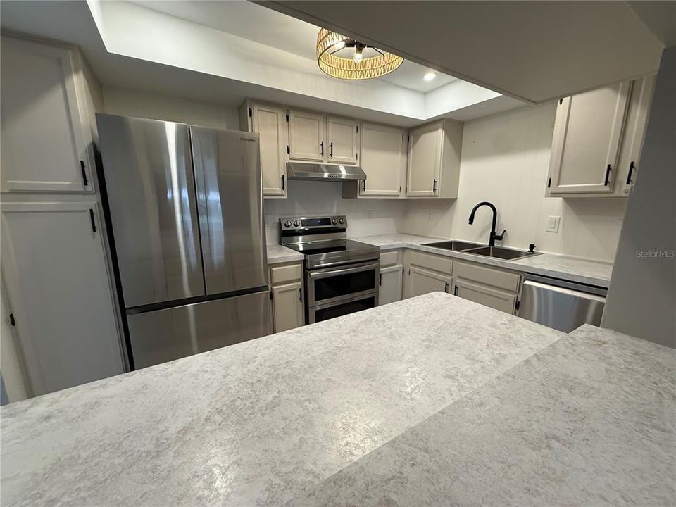 For Sale: $315,000 (2 beds, 2 baths, 1177 Square Feet)