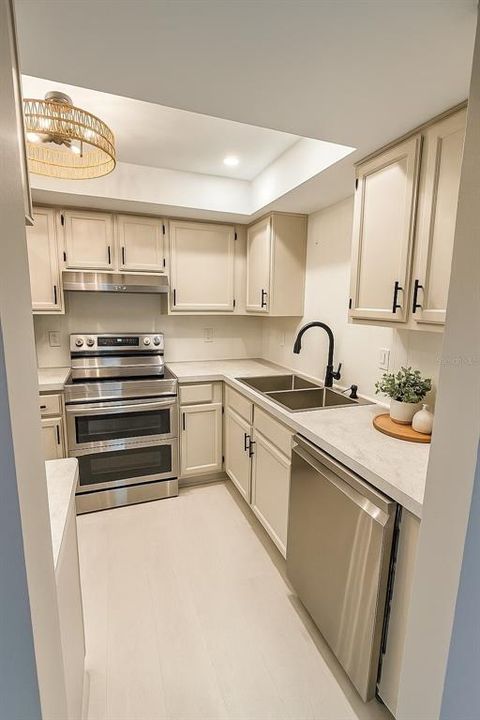 For Sale: $315,000 (2 beds, 2 baths, 1177 Square Feet)