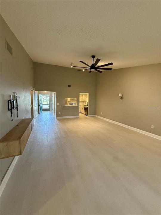 For Sale: $315,000 (2 beds, 2 baths, 1177 Square Feet)