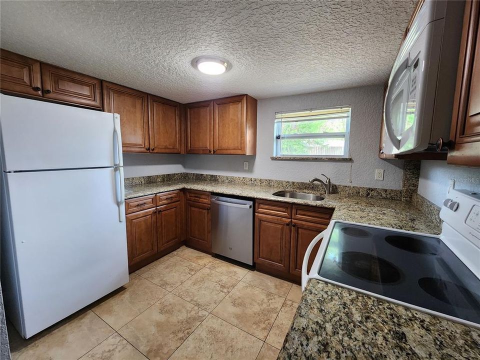 В аренду: $1,575 (2 спален, 1 ванн, 1195 Квадратных фут)