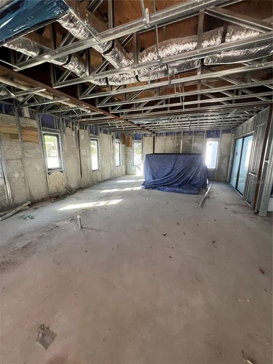 For Sale: $929,000 (5 beds, 5 baths, 3200 Square Feet)