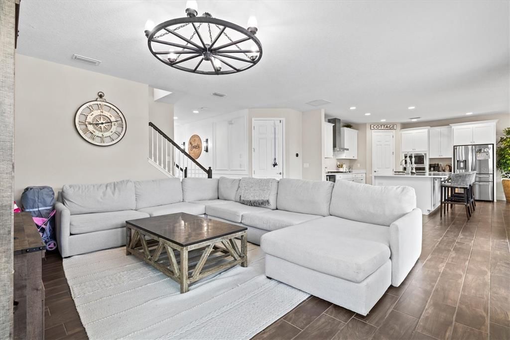 For Rent: $3,500 (4 beds, 2 baths, 2810 Square Feet)