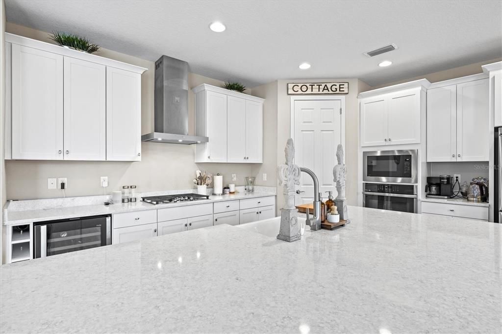 For Rent: $3,500 (4 beds, 2 baths, 2810 Square Feet)