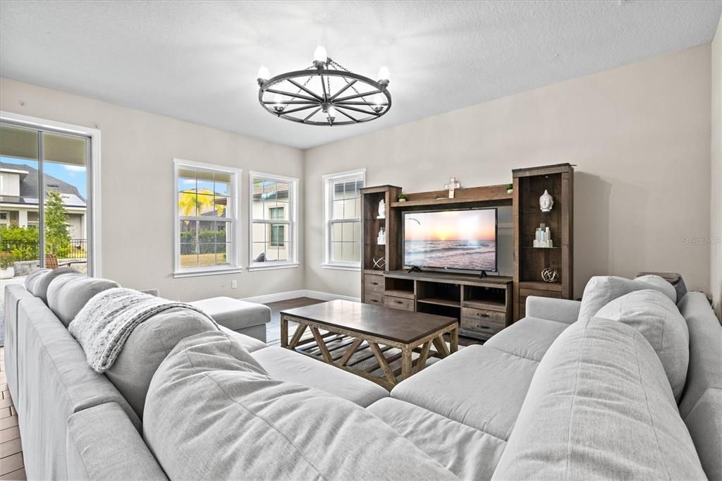 For Rent: $3,500 (4 beds, 2 baths, 2810 Square Feet)