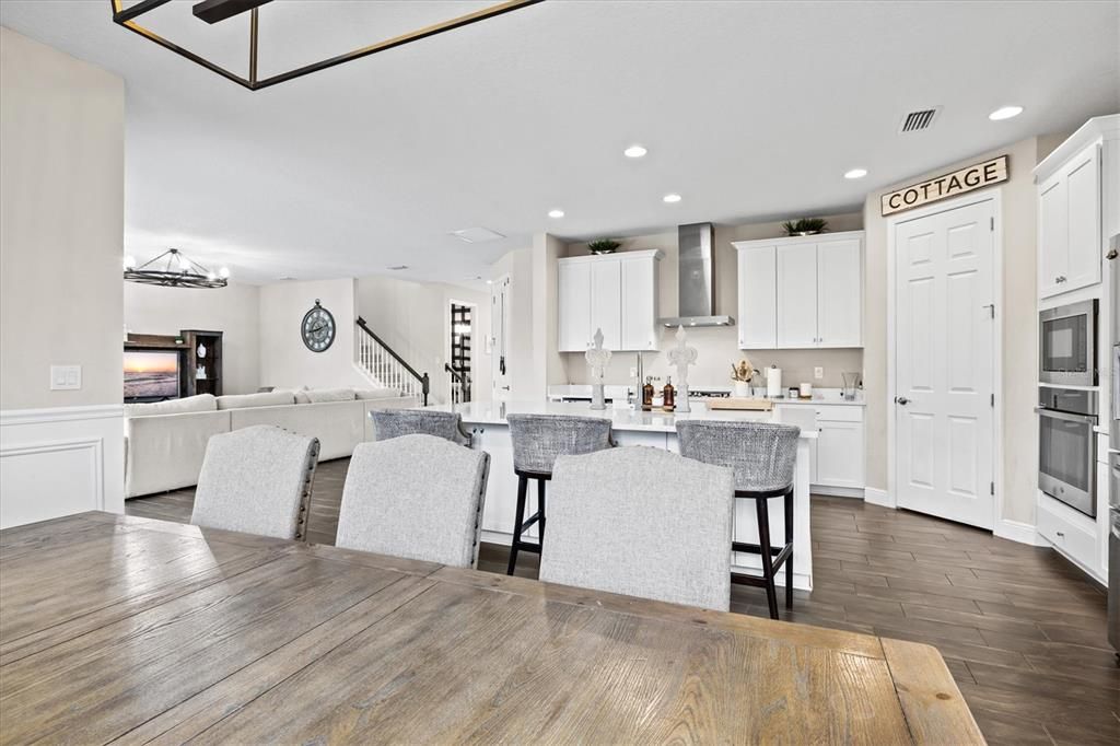 For Rent: $3,500 (4 beds, 2 baths, 2810 Square Feet)