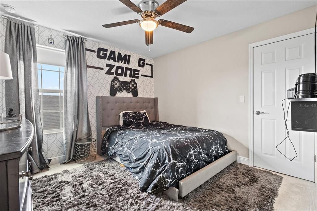 For Rent: $3,500 (4 beds, 2 baths, 2810 Square Feet)