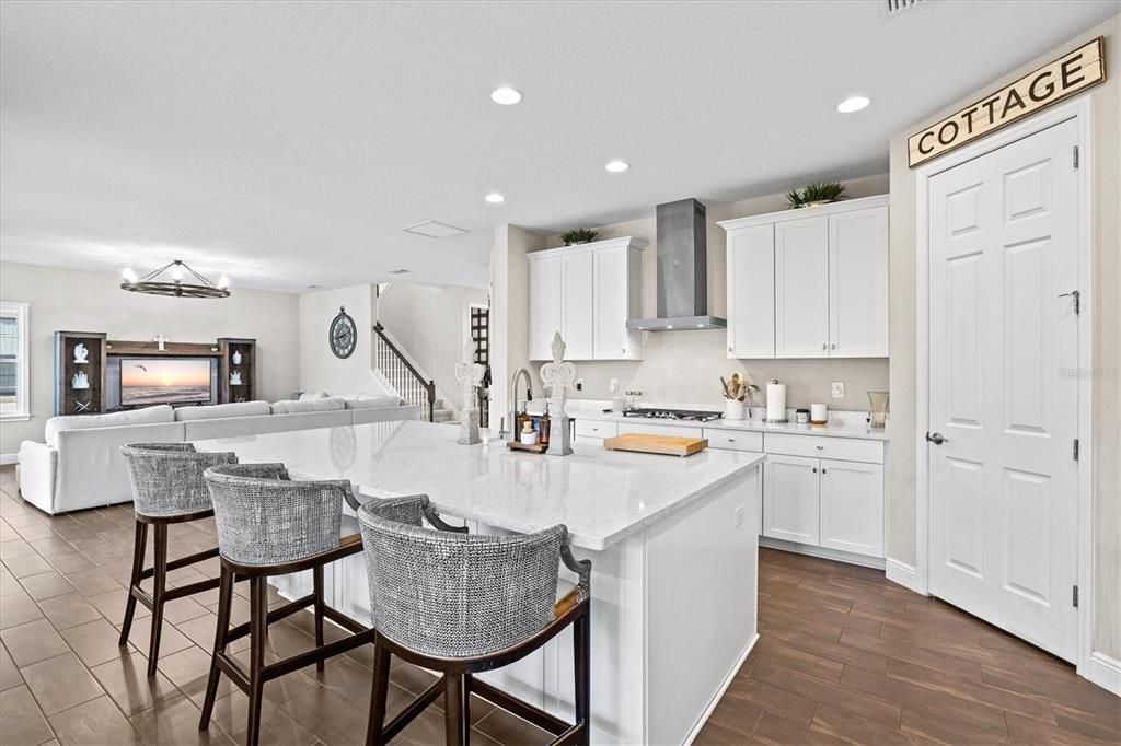 For Rent: $3,500 (4 beds, 2 baths, 2810 Square Feet)