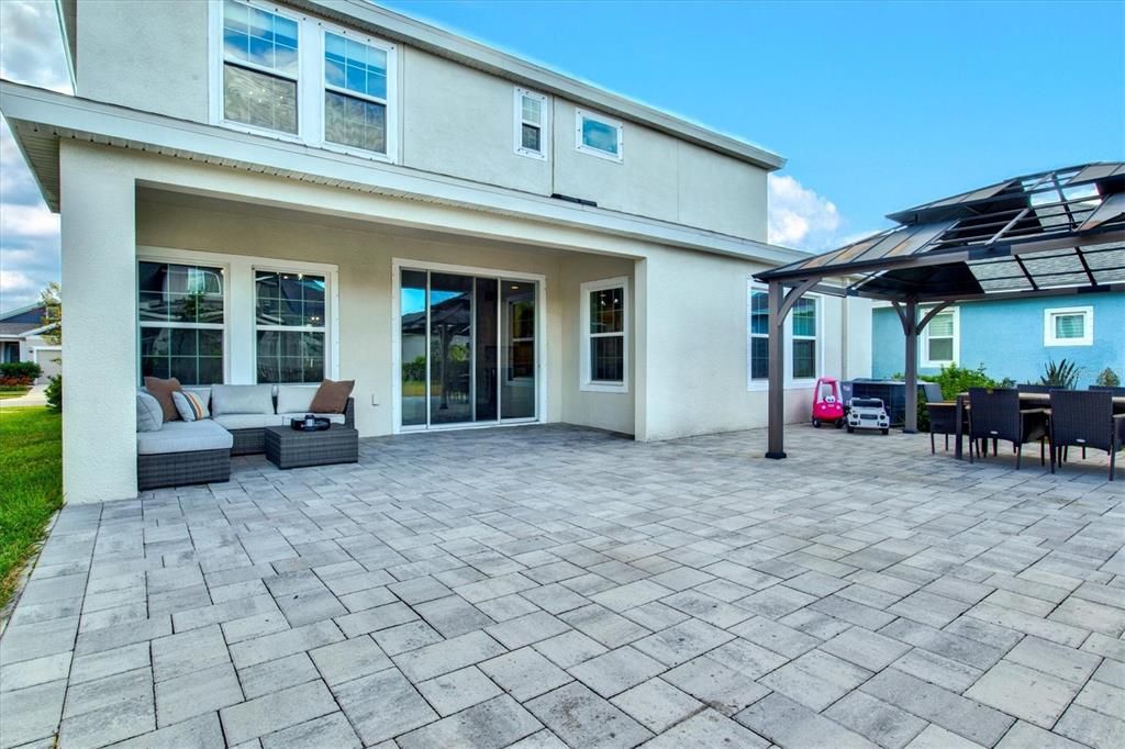 For Rent: $3,500 (4 beds, 2 baths, 2810 Square Feet)