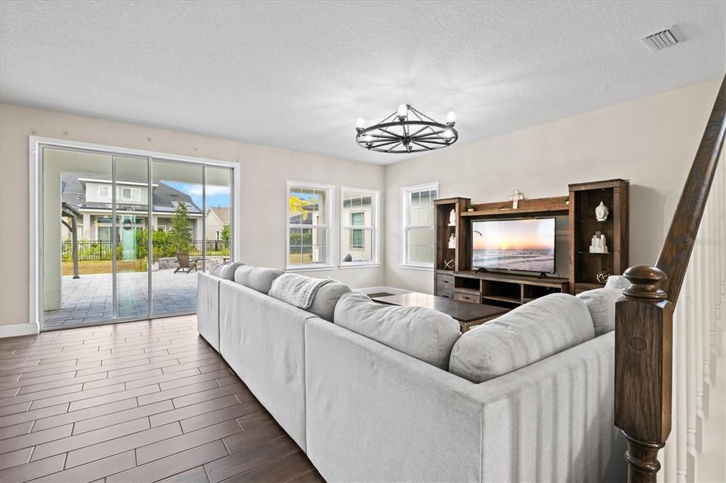 For Rent: $3,500 (4 beds, 2 baths, 2810 Square Feet)