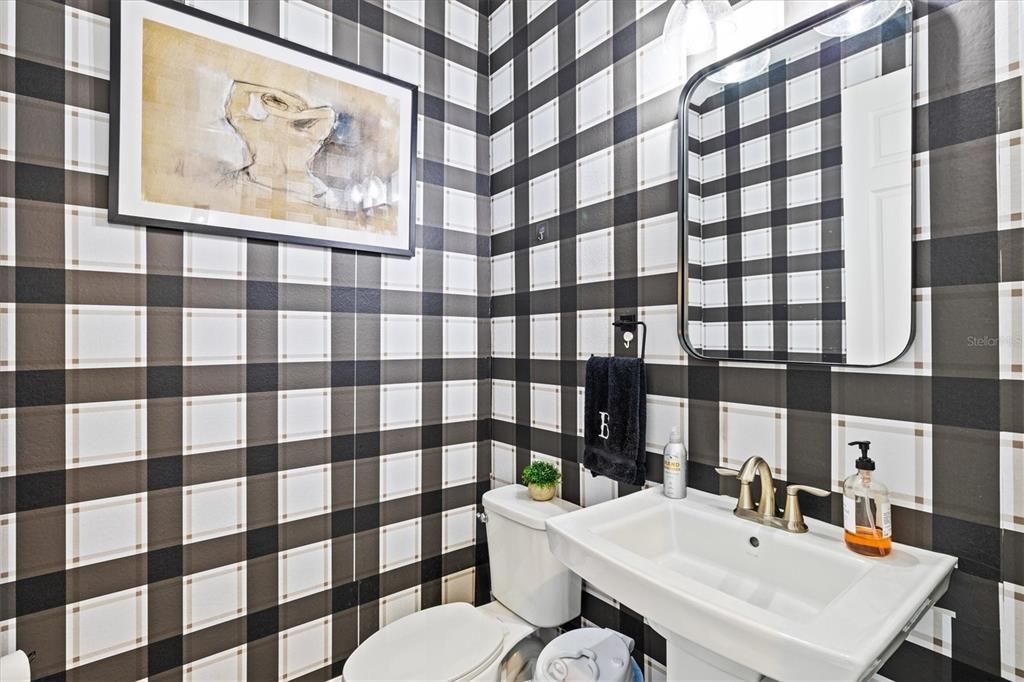 For Rent: $3,500 (4 beds, 2 baths, 2810 Square Feet)