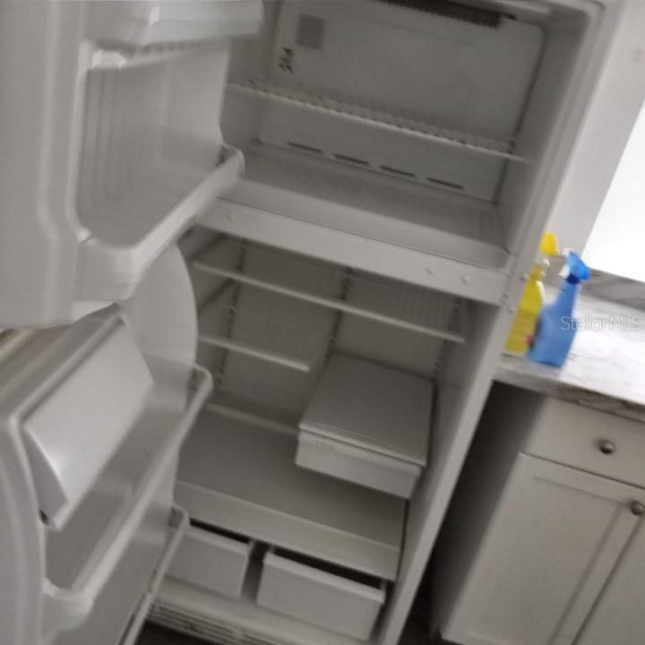 For Rent: $1,199 (3 beds, 1 baths, 696 Square Feet)