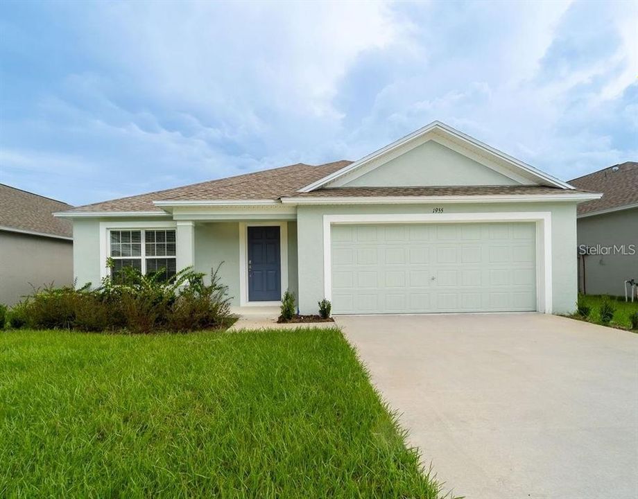 For Rent: $2,250 (4 beds, 2 baths, 1946 Square Feet)