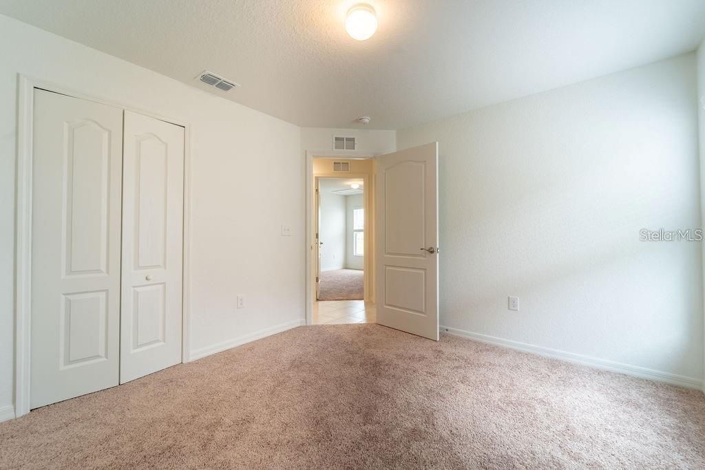 For Rent: $2,250 (4 beds, 2 baths, 1946 Square Feet)