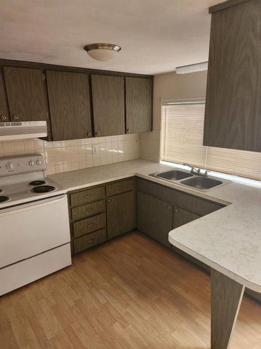 For Rent: $1,375 (2 beds, 2 baths, 800 Square Feet)