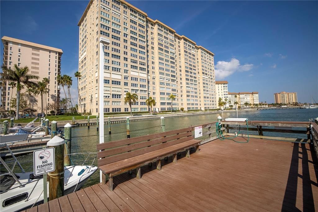 На продажу: $274,900 (2 спален, 2 ванн, 1175 Квадратных фут)