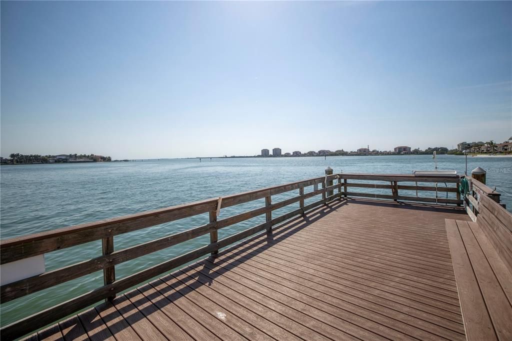 На продажу: $274,900 (2 спален, 2 ванн, 1175 Квадратных фут)