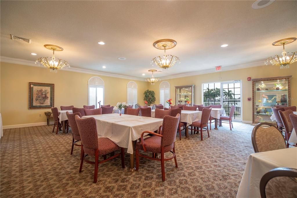 На продажу: $274,900 (2 спален, 2 ванн, 1175 Квадратных фут)