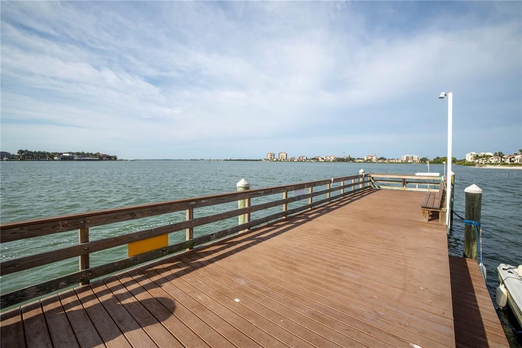 На продажу: $274,900 (2 спален, 2 ванн, 1175 Квадратных фут)