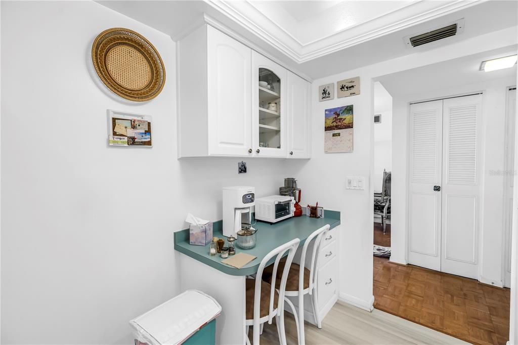 На продажу: $274,900 (2 спален, 2 ванн, 1175 Квадратных фут)