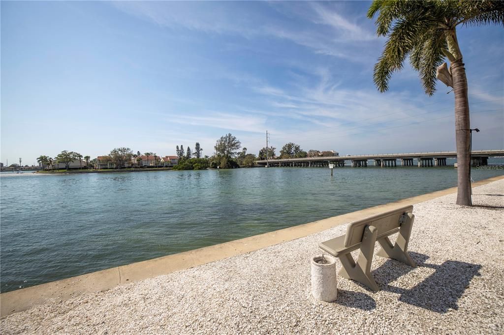 На продажу: $274,900 (2 спален, 2 ванн, 1175 Квадратных фут)