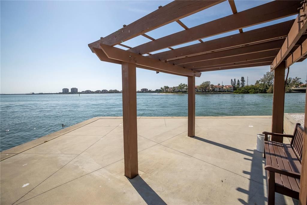 На продажу: $274,900 (2 спален, 2 ванн, 1175 Квадратных фут)