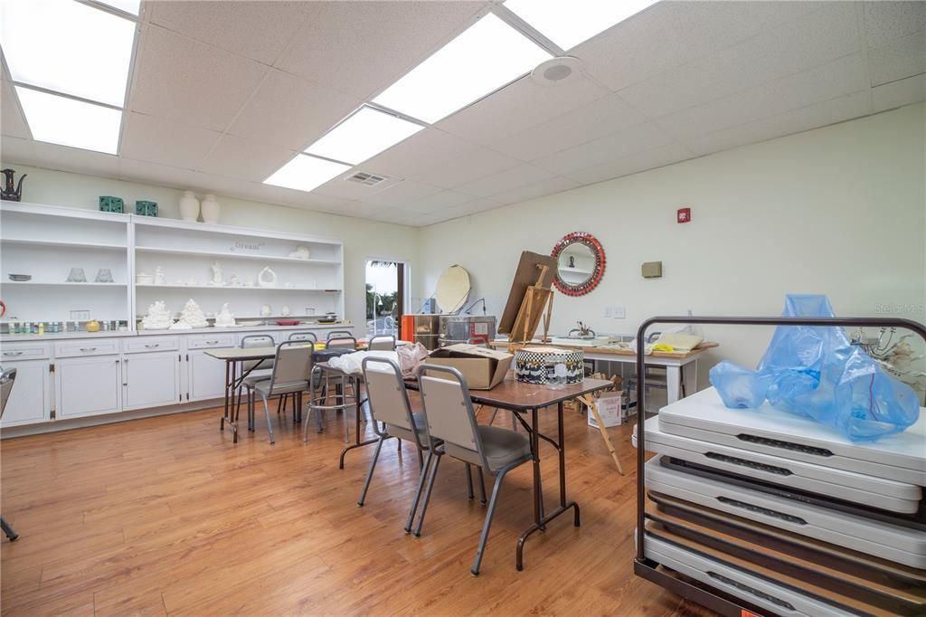 На продажу: $274,900 (2 спален, 2 ванн, 1175 Квадратных фут)