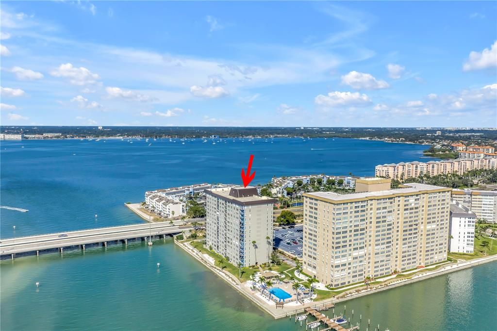 На продажу: $274,900 (2 спален, 2 ванн, 1175 Квадратных фут)