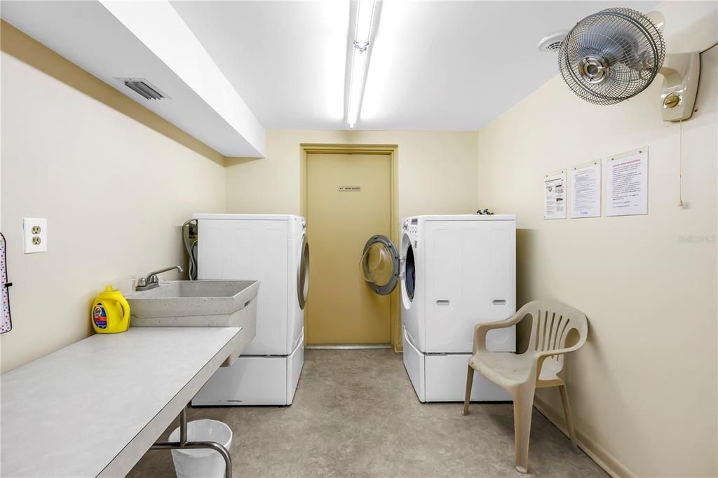 На продажу: $274,900 (2 спален, 2 ванн, 1175 Квадратных фут)