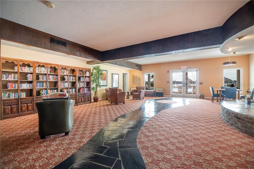 На продажу: $274,900 (2 спален, 2 ванн, 1175 Квадратных фут)